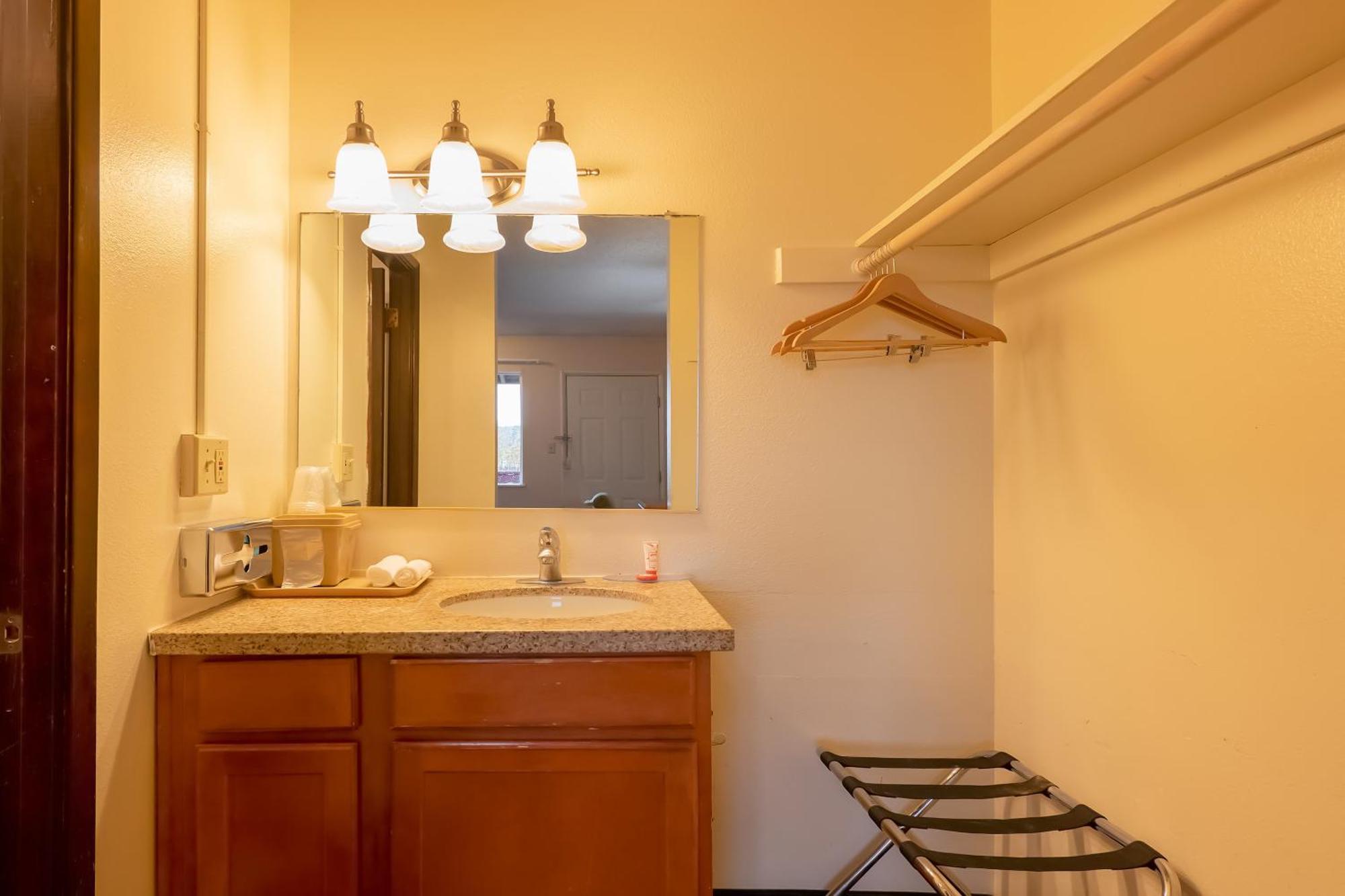 Oyo Hotel Chehalis I-5 South Εξωτερικό φωτογραφία