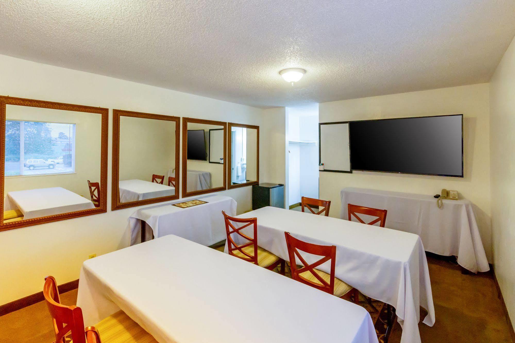 Oyo Hotel Chehalis I-5 South Εξωτερικό φωτογραφία